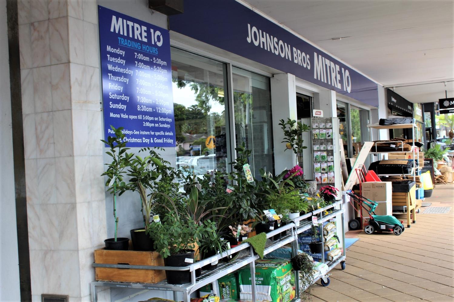 Mitre deals 10 mattock